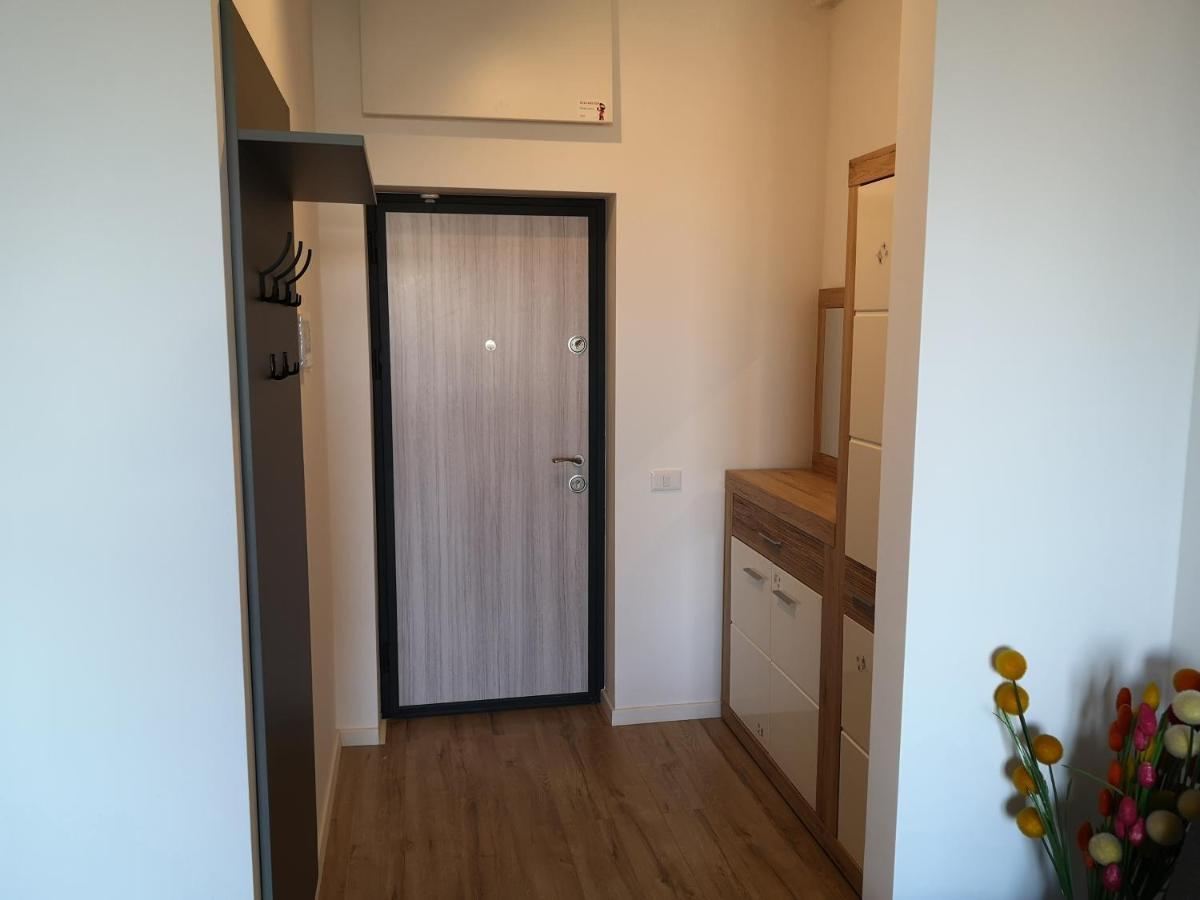 Ared-Atrium Mall Chrysflatty3 Premium Apartment 60Mp Arad Exterior foto